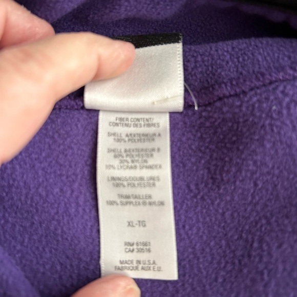 Northface Light Layer Zip Front Purple Vest, XL - Picture 5 of 5